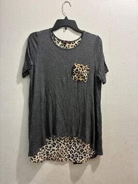 Vision Gray Mixed Media Leopard Pocket High-Low Whimsigoth Y2K Top M